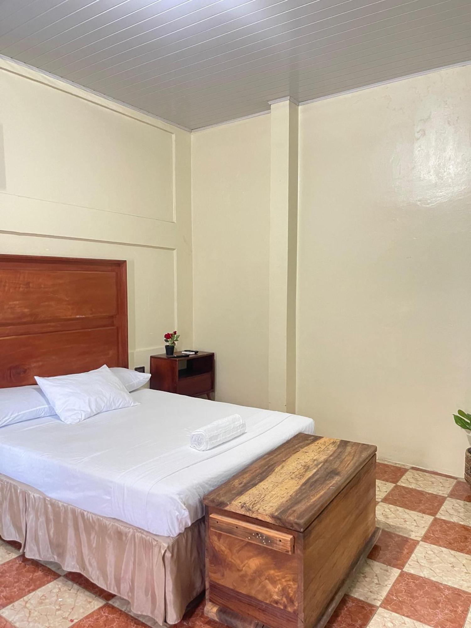 Hostal Eden Moyogalpa Buitenkant foto