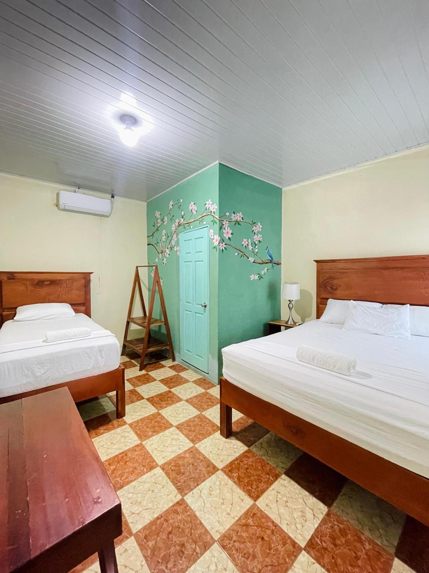 Hostal Eden Moyogalpa Buitenkant foto